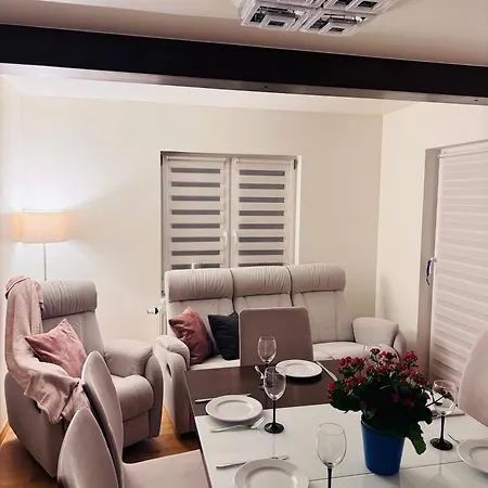 Dom Na Styku 아파트 *