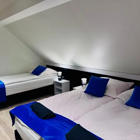 Dom Na Styku 야보진카