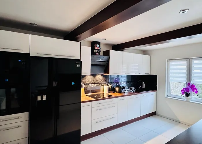 Dom Na Styku * יבוז'ינקה